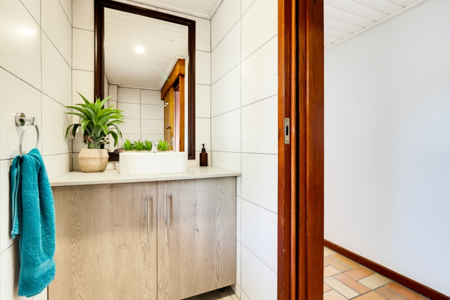 4 Bedroom Property for Sale in Gordons Bay Village Western Cape